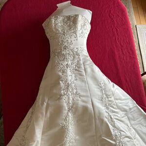 Wedding gown